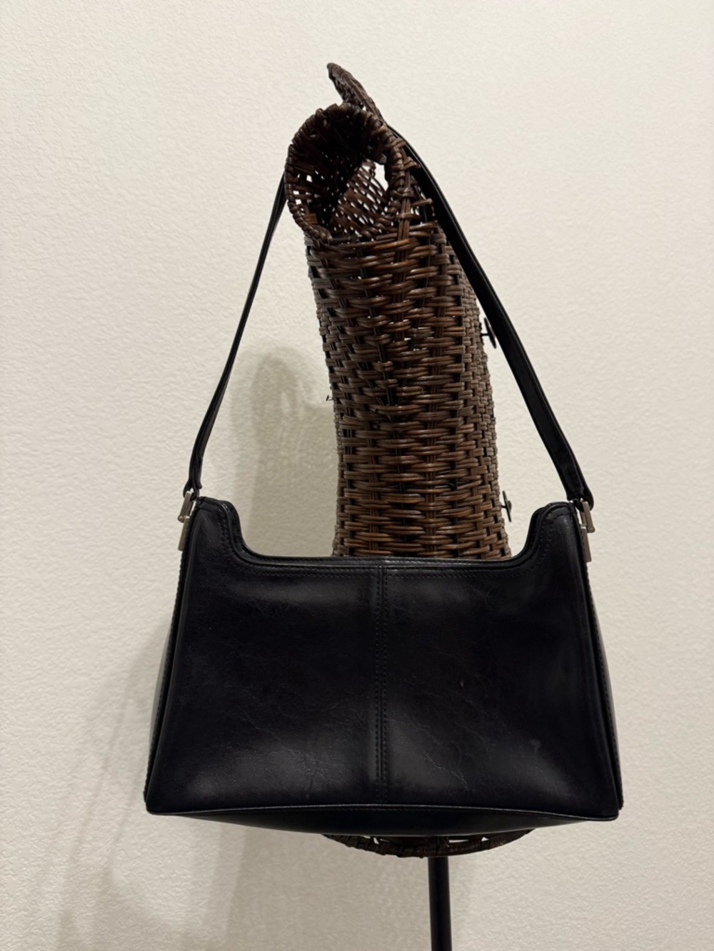 Vintage Liz Claiborne Black Minimalist Baguette Bag 🖤